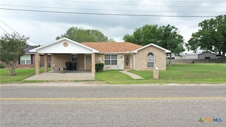 901 E Sarah St, Cuero, TX 77954