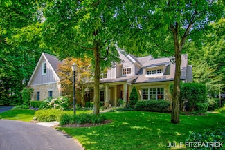 596 Old MacAtawa Ct, Holland, MI 49423