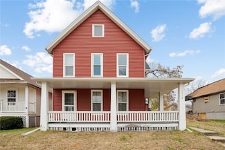 1112 8th St SE, Cedar Rapids, IA 52401