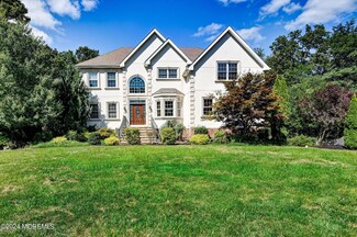 2 Hummingbird Ct, Howell, NJ 07731