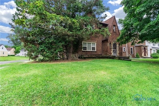 2017 Wyndhurst Rd, Toledo, OH 43607