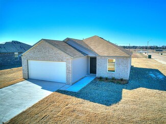 1017 NE 2nd St, Perkins, OK 74059