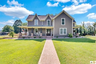 1042 Mitchell St, Celina, TN 38551