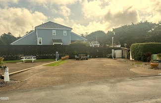 237 N Coast Hwy, Newport, OR 97365