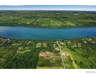 219 Castaway Ct, Youngstown, NY 14174