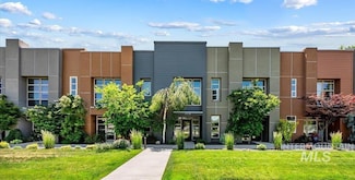10259 W Carlton Bay Dr, Garden City, ID 83714