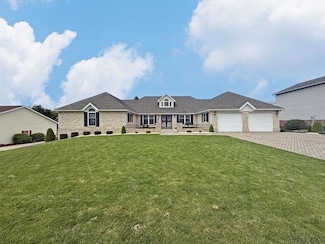 211 Stardust Dr, Johnstown, PA 15904