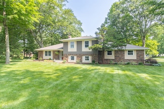 12014 Briar Way Center Dr, Fairland, IN 46126