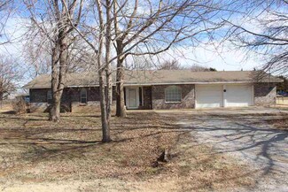 1323 Indian Dam Rd, Lahoma, OK 73754