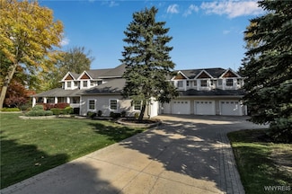 4 Old Hickory Ct, Orchard Park, NY 14127