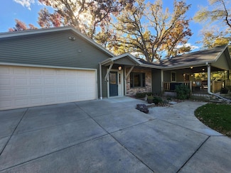 2408 S Teut Rd, Burlington, WI 53105