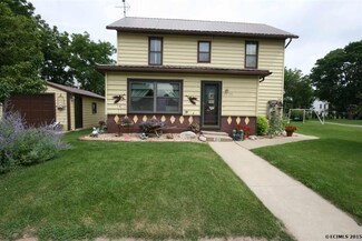 114 3rd Ave SW, Cascade, IA 52033