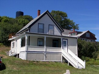 50 W Main St, Vinalhaven, ME 04863