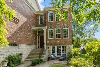 302 N Fremont St, Naperville, IL 60540