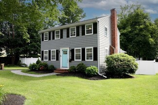 88 Grove St, Reading, MA 01867