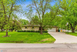 205 Park Dr, Harwood, ND 58042