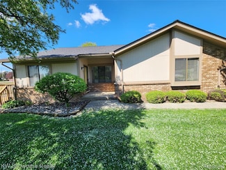 38824 Windmill Pointe S, Clinton Township, MI 48038