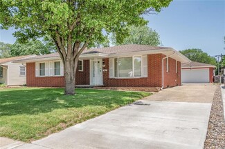 2821 E 40th St, Des Moines, IA 50317