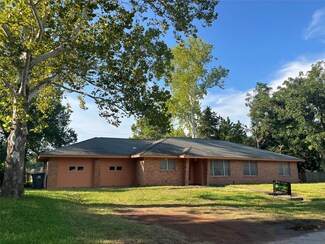 106 Jane Dr, Columbus, TX 78934