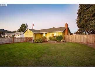 2403 15th St, Springfield, OR 97477