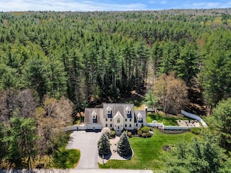 19 Powhatan Rd, Pepperell, MA 01463