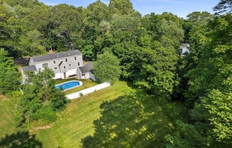 576 Grove St, Framingham, MA 01701