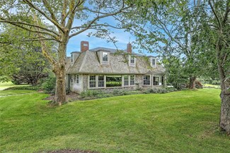 1 Winslow Rd, Little Compton, RI 02837