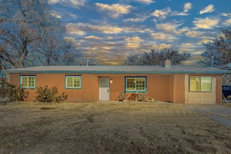 4628 Franklin Rd, Los Lunas, NM 87031