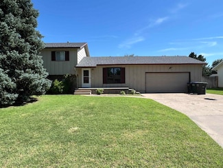 107 Tanglewood Dr, Dodge City, KS 67801
