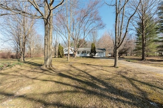 36440 Law Rd, Grafton, OH 44044