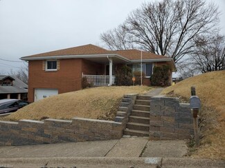 134 N 13th St, Weirton, WV 26062