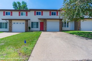 1083 17th Ave W, Dickinson, ND 58601