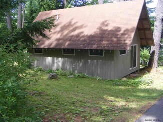 160 Shady Bay Ln, Broadalbin, NY 12025