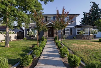 1233 Redwood Ln, Selma, CA 93662