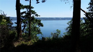 7735 Summit View Ln, Clinton, WA 98236