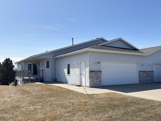 201 Aspen Ave, Bismarck, ND 58503