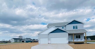 910 Triumph Trail NE, Isanti, MN 55040