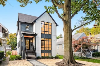 2422 Grant St, Evanston, IL 60201