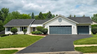 3852 Foxborough Ln, Rockford, IL 61114