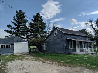 9144 S Geneva Main St, Flat Rock, IN 47234
