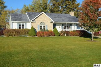 10285 Ellis Dr, Parma, MI 49269