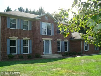 12111 Metcalf Cir, Fairfax, VA 22030