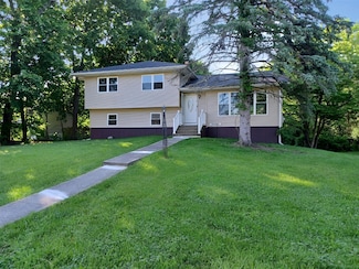 14 Laddie Rd, Middletown, NY 10941