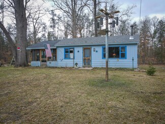 9577 Taylor Rd, Free Soil, MI 49411