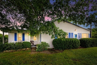 105 Possum Hollow Rd, Narrows, VA 24124