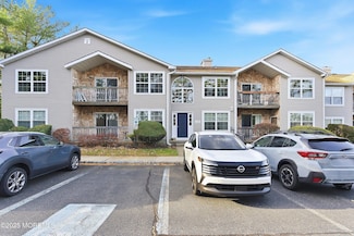 42 Diane Dr, Tinton Falls, NJ 07753