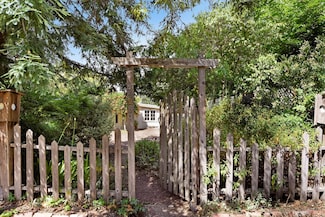18250 5th Ave, Sonoma, CA 95476