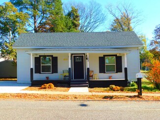 103 Walnut St, Gaffney, SC 29340