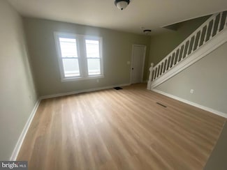 617 New York St, Dunmore, PA 18509