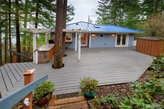 1152 Island Dr, Lummi Island, WA 98262